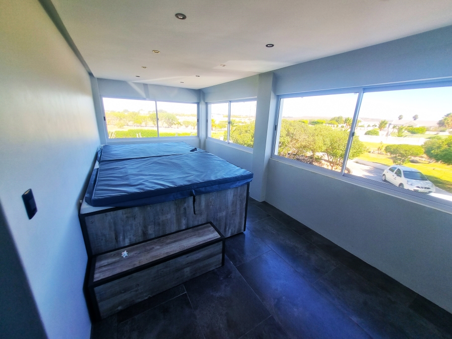 9 Bedroom Property for Sale in Long Acres Country Estate Western Cape